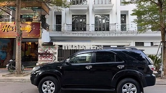 Toyota Fortuner 2011 2 cầu 11 vạn km Đen
