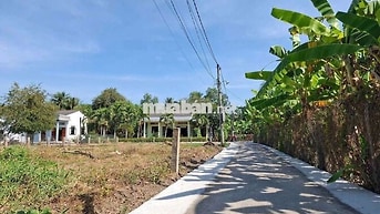 NGỘP. Bán Lỗ 114m2 Thổ 390Tr ngay Ủy Ban, Trường học. Gần KCN, Bến Lức