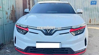 VinFast VF8 2025 Plus 6000 km trắng