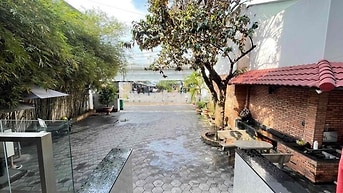 Cho thuê mặt bằng trệt và sân vườn 150m2 - Nơ Trang Long, Bình Thạnh