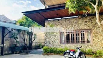 BIỆT THỰ SÂN VƯỜN CÓ CÂY ĂN TRÁI - 4 PHÒNG NGỦ - CÓ NỘI THẤT