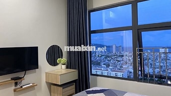 Cho thuê căn hộ 2PN Monarchy, Tầng cao view biển, Full nội thất ở liền