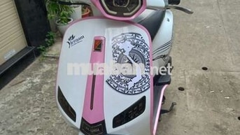 Xe máy Victoria Vespa 50cc trắng hồng
