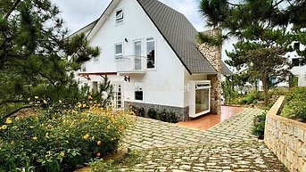 CHO THUÊ VILLA 3PN, PHONG CÁCH GỖ, VIEW RỪNG THÔNG - ANKROET ĐÀ LẠT