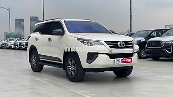 Toyota Fortuner 2019 2.4G MT Trắng 77000km