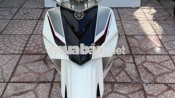 Yamaha Sirius 2018 màu trắng biển 95 xe ở mái dầm