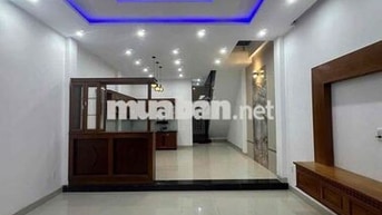 nhà 3 tầng sát biển Bầu Năng 1