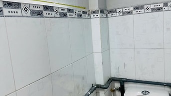 Cho thuê lầu 1 nhà 2 mặt hẻm đường nguyễn tiểu la