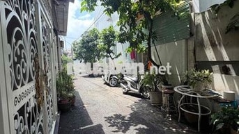 NGAY SÁT VẠN PHÚC CYTI . 2 tầng - 6x12 - 2pn .2wc . có sân riêng 48m2