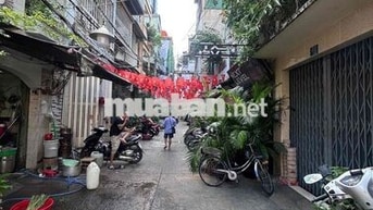 Mặt Bằng Kinh Doanh Ngay Quận 1