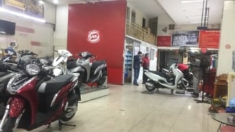 Sang nhượng cửa hàng bán xe máy hãng Honda 